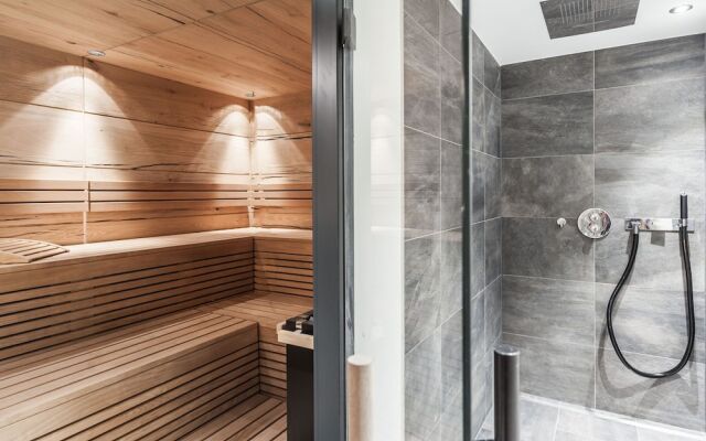 Attractive Apartment With ski Storage Room