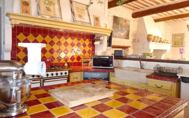 Villa With 7 Bedrooms in Pernes-les-fontaines, With Private Pool, Furn