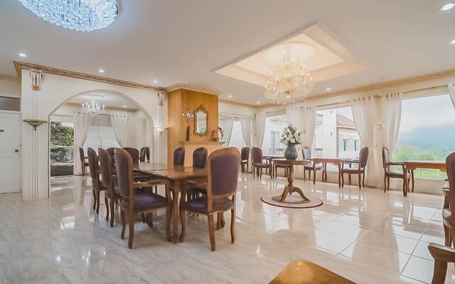 Urbanview Hotel Mon Bel Cibodas