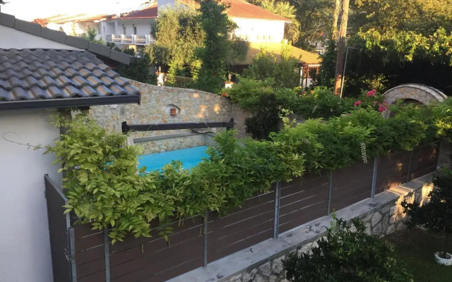 villalithos studio 2