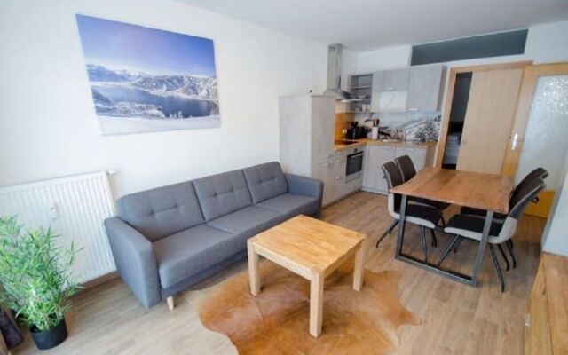 Apartment Summer & Winter Fun I
