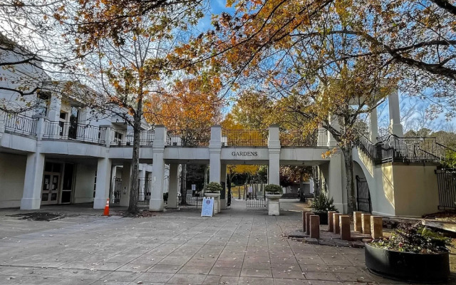 FRONTDESK Lakeview Green Apts Birmingham