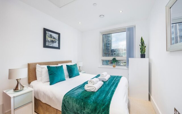 Spacious 3-bed apt Canary Wharf Great View