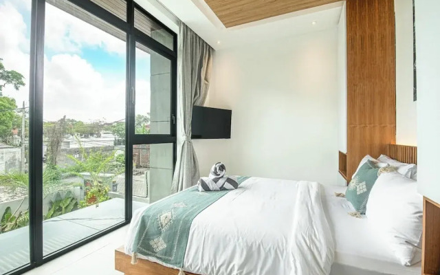 Luxury 5BR Retreat, 400m From Café Del Mar Shore