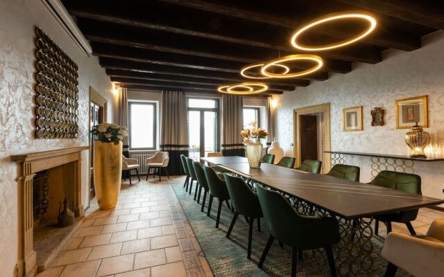 Castrum Wine Relais