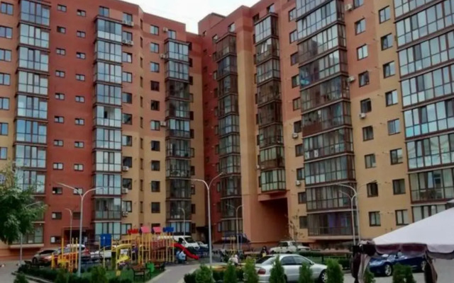 Green apartments on Kotsyubinsky Avenue