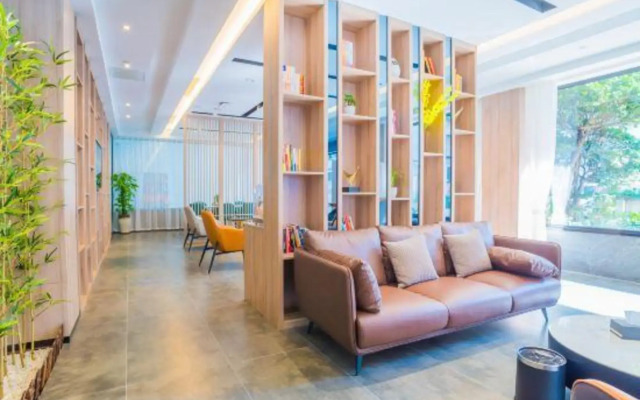 Youth Sunshine S Hotel (Xiamen SM Plaza Songbai Rainbow)