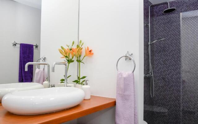 Pura Vida Beach Suites