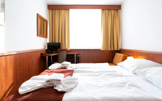 Hotel Tristar