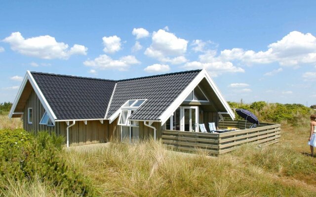 Restful Holiday Home in Ringkøbing With Whirlpool