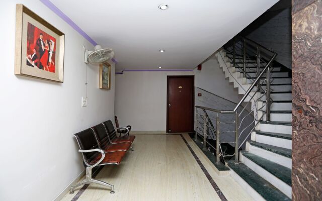 OYO Rooms 760 Karol Bagh Metro Station