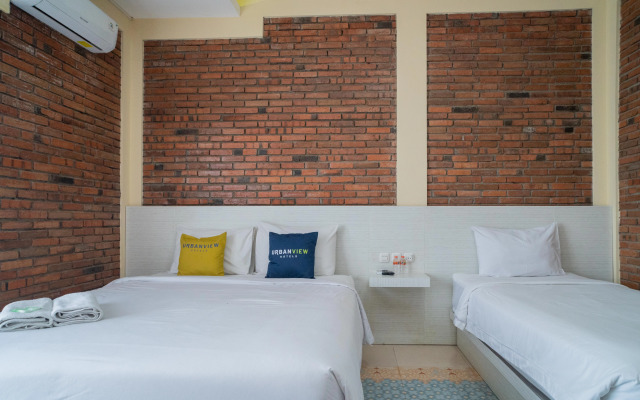 Urbanview Hotel Omah Anin Batu