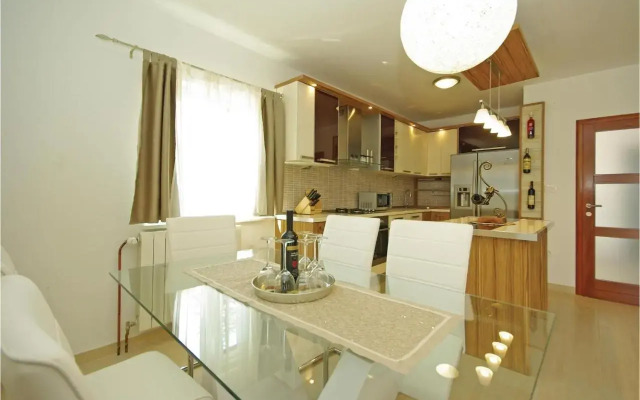 Three-Bedroom Holiday Home in Zagvozd