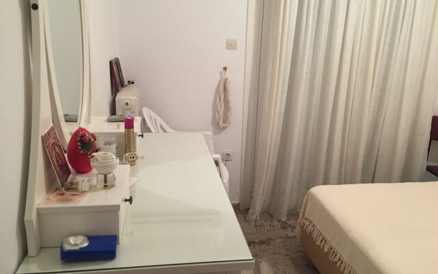 Spacious 3 Bedroom 5bed Apartment - Adults Only