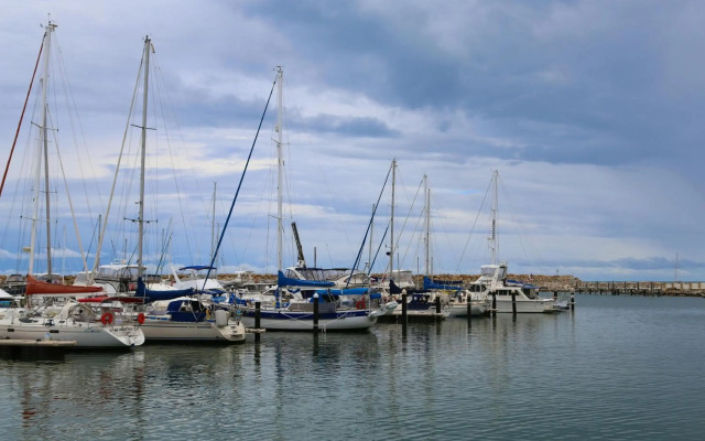 The Marina Hotel - Mindarie