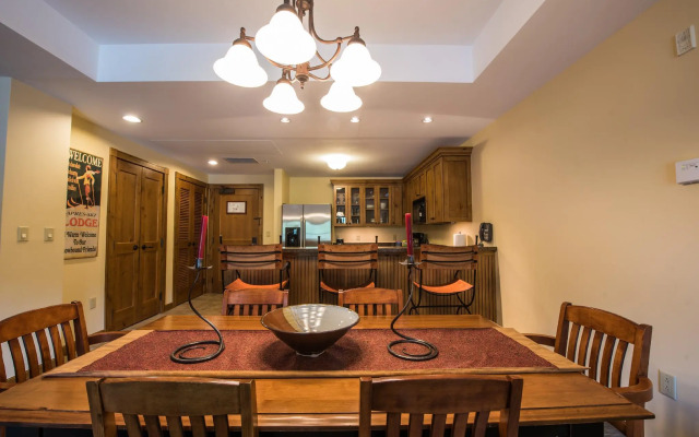 Lodge at Mountaineer Square