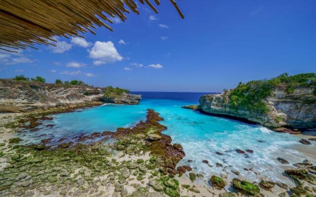 Blue Lagoon Avia Villas