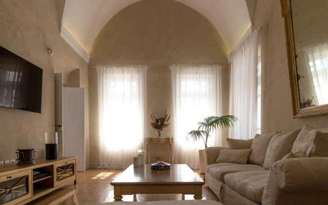 Oia Mansion