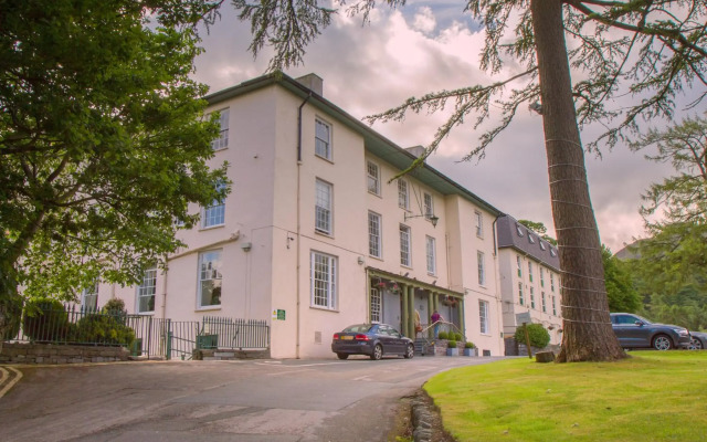 The Royal Victoria Hotel