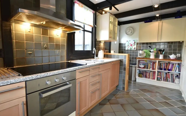 Spacious Mansion With Meadow View in Bruinisse