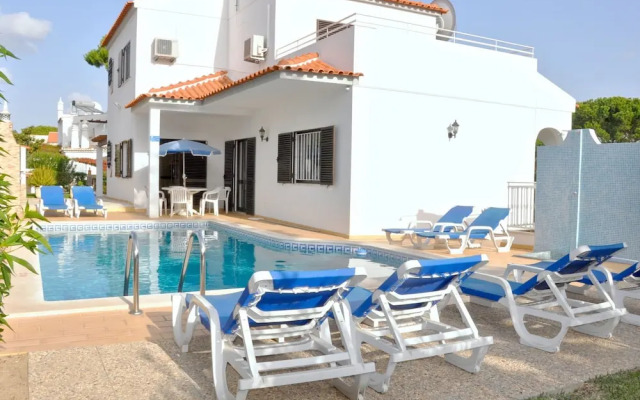 Spacious Holiday Home in Vilamoura With Private Pool