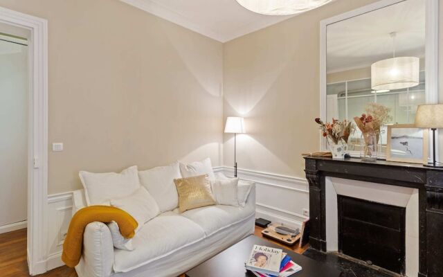 Bright and Spacious Apartment Near Bastille