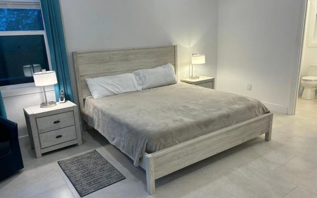 Pink Sands Point 10 Bedroom Estate