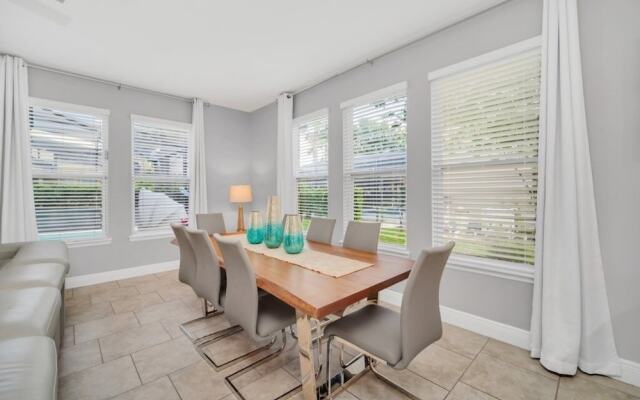 Ultimate 6 Bedroom Villa by Redawning