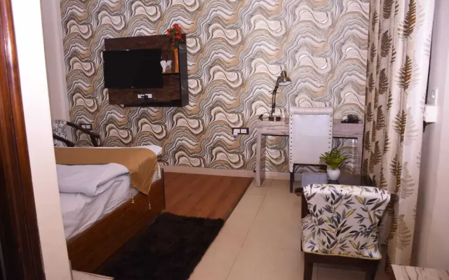 Hotel Rajhans Regency