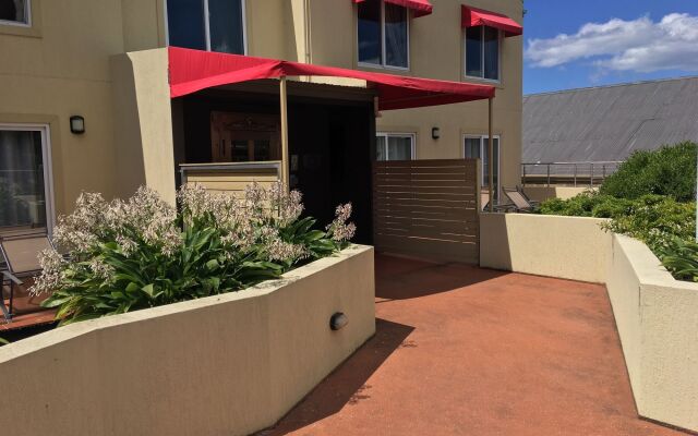 Hampden at Battery Point Apartments