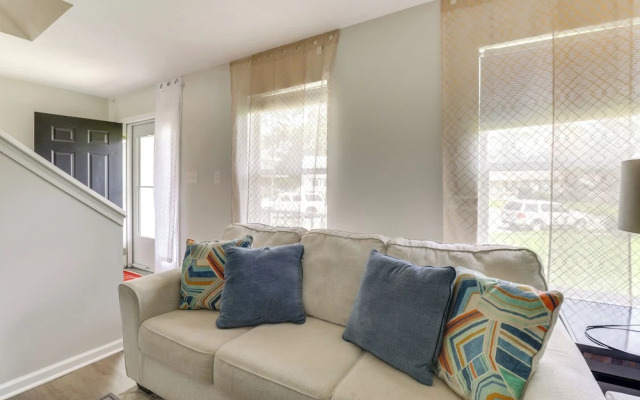 Spacious Home < 3 Mi to Hampton Coliseum!