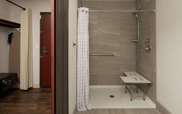 DoubleTree by Hilton Portland - Tigard