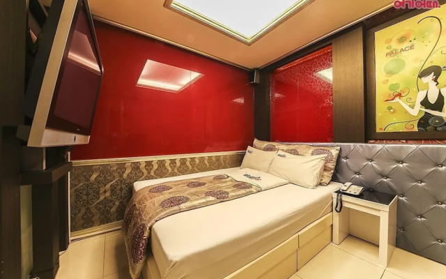Palace Motel