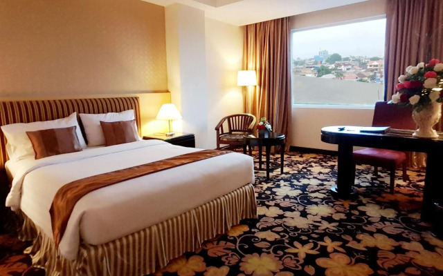 Rocky Plaza Hotel Padang