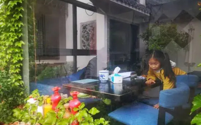Jixi Longchuan Old House Hostel