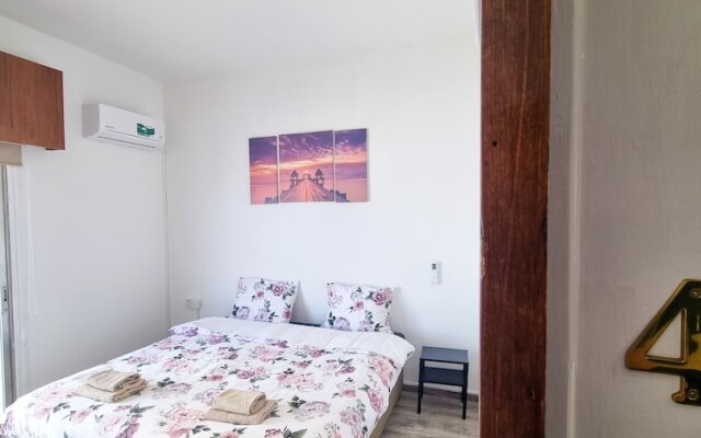 CityCenter Rooms Next to the Beach