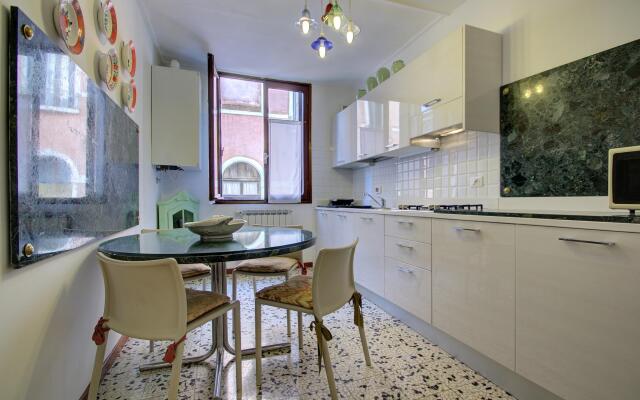 SAN MARCO CANAL VIEW#1 aircond, 4 pax, 120sqm Wifi