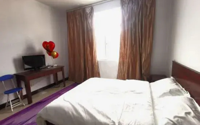 Xiya Bay Hotel (Chuxiong taiyangli Park store)