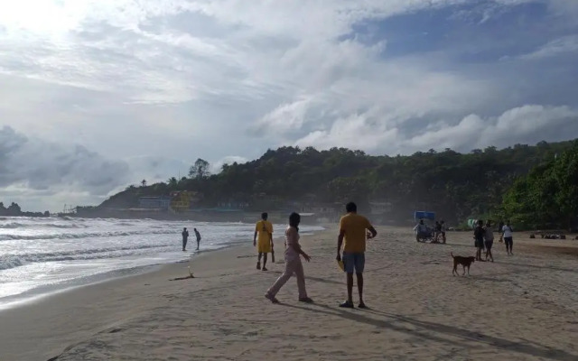 Goroomgo Om Ganesh Naik Cliff Side Guest House Goa