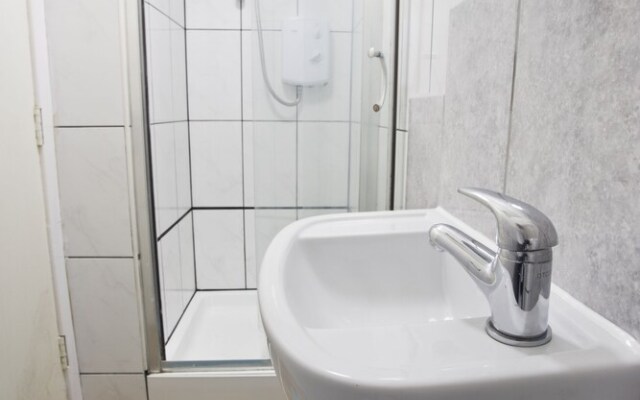 Short Stay Bristol - Church Apartment