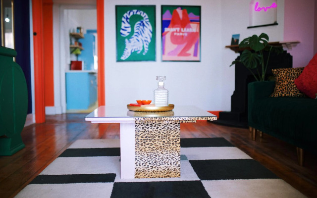 Harbour View Funky And Eclectic Two Bedroom Home