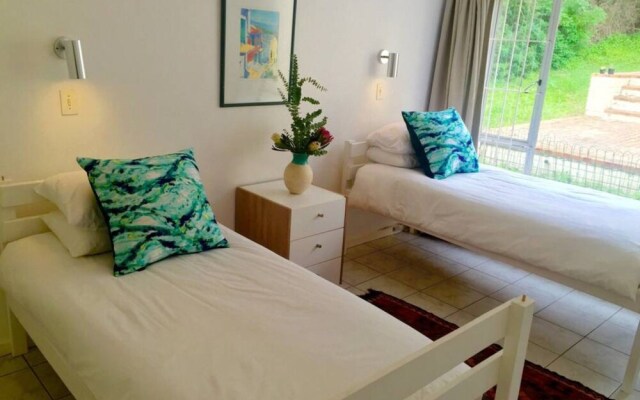 Peaceful Camps Bay 5 Bedroom Nature Villa