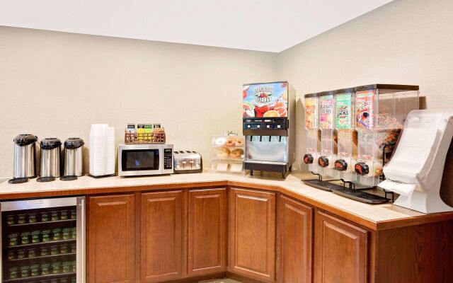 Super 8 by Wyndham Traverse City