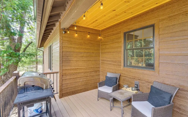 Porch, Fire Pit: 'pine View Retreat' in Lakeside!