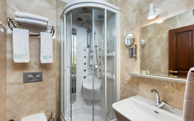 Hotel 1207 Special Class