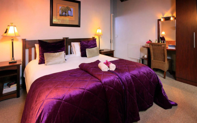 Thatchwood Country Lodge