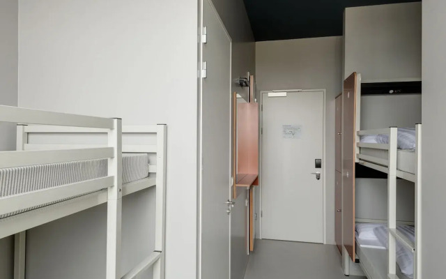ClinkNOORD - Hostel