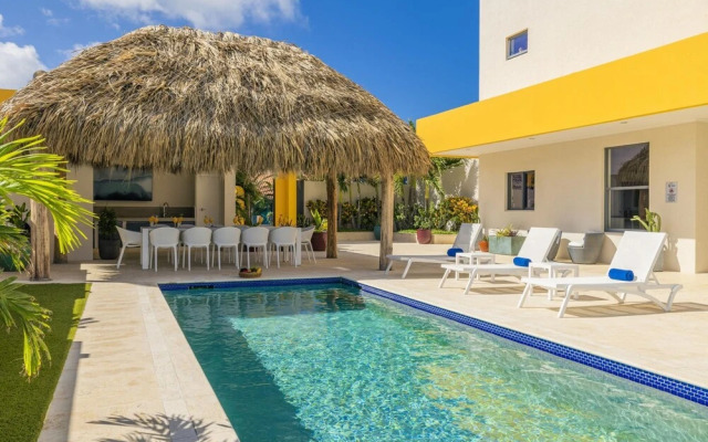 NEW Premium 4BR Large Pool Outdoor Kitchen