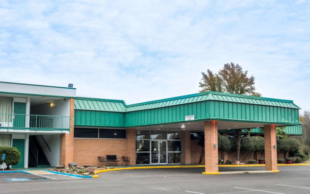 Super 8 By Wyndham Hope