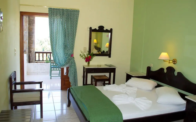 Daphne Hotel